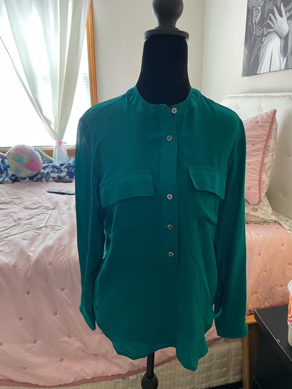 NWOT Womens BANANA REPUBLIC SILK Emerald Green Button-Front Long Sleeve Blouse